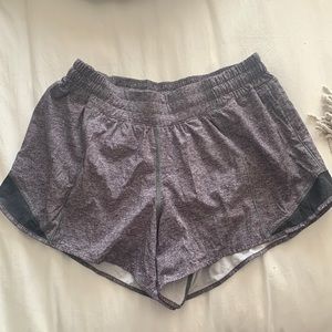 Lululemon Hotty Hot 4” lined shorts